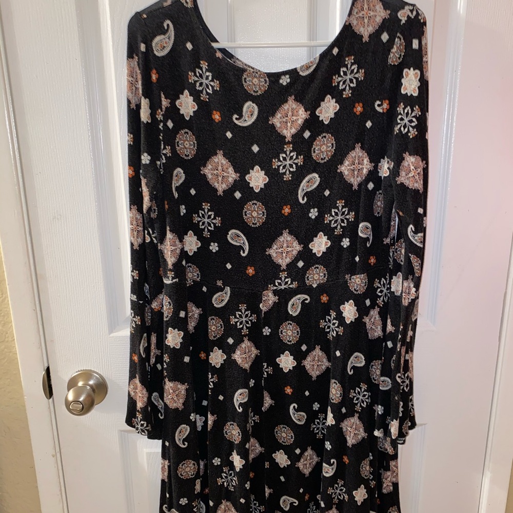 Boho bell-sleeves dress.